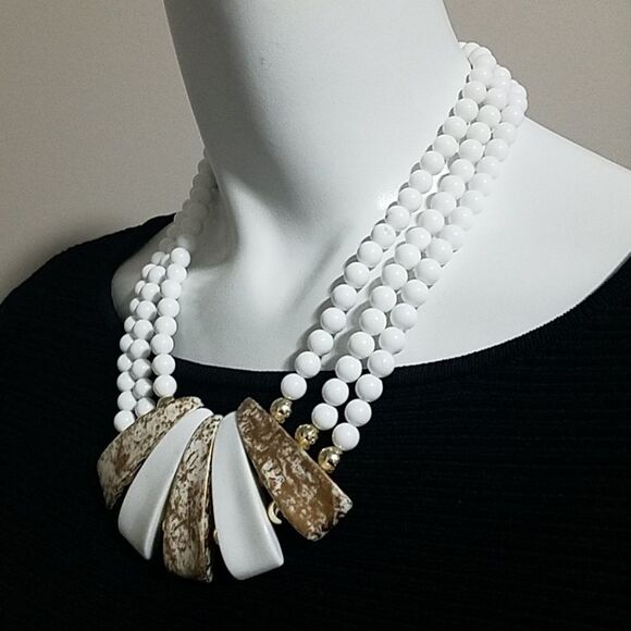 Vintage White & Gold Colored Multilayer Necklace - Picture 2 of 3